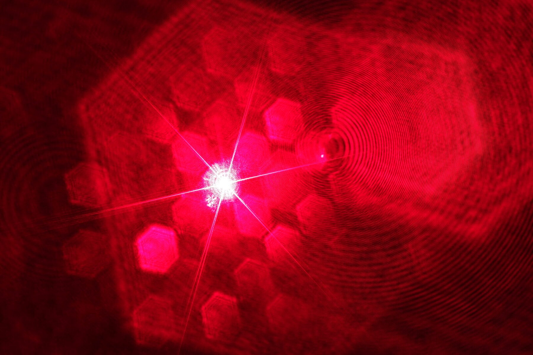 Hexagonal Interference Patterns from Laser